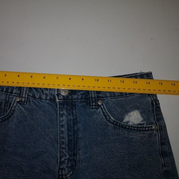 Bluenotes Denim Ladies Size 27 Waist Distressed Medium Wash Jean Shorts - Picture 10 of 12